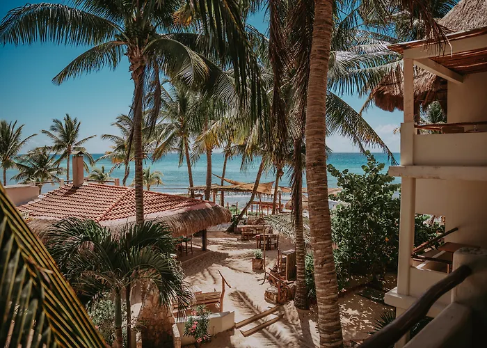 Hotel Petit Lafitte Front & Playa del Carmen
