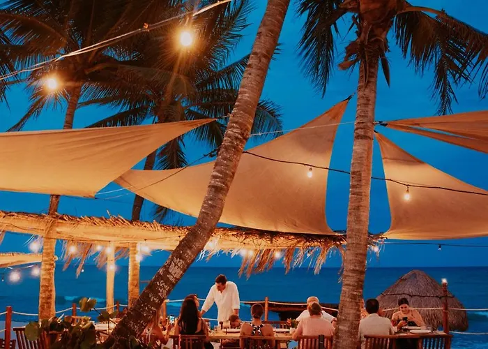 Hotel Petit Lafitte Front & Playa del Carmen