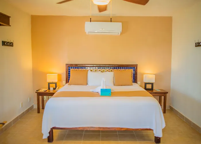 Petit Lafitte Front & Hotel Playa del Carmen