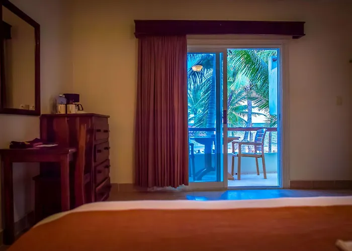 Petit Lafitte Front & 4* Playa del Carmen