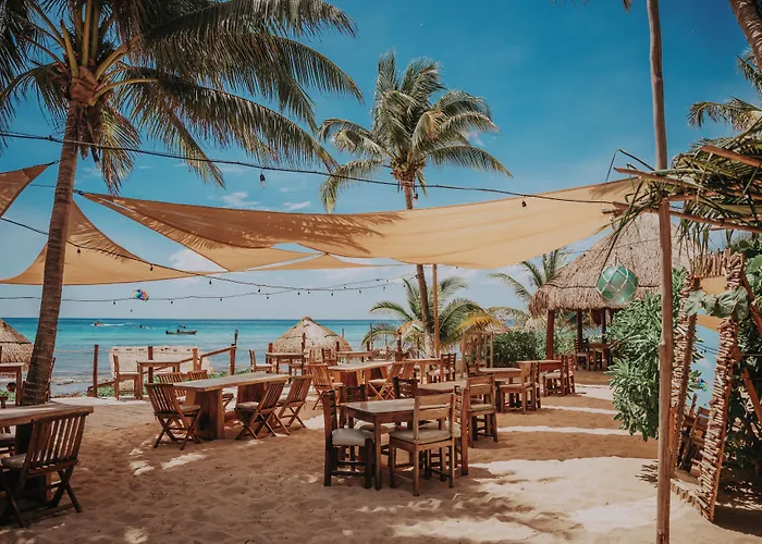 Petit Lafitte Front & Hotel 4*
