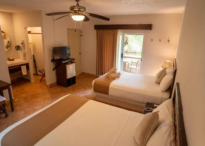 Hotel Petit Lafitte Front &