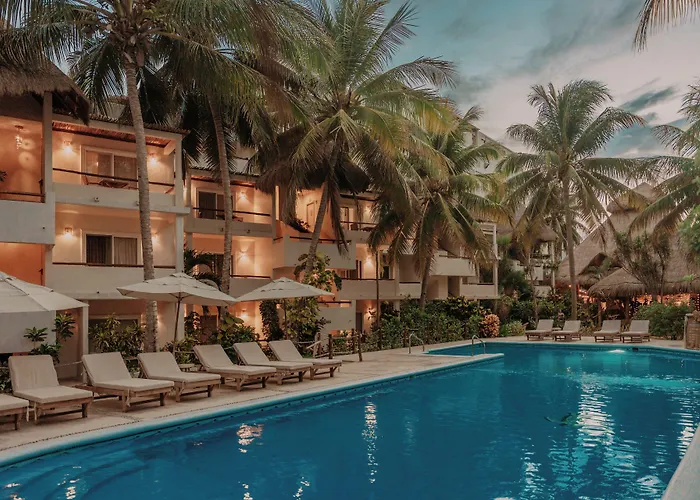 Petit Lafitte Front & Hotel Playa del Carmen